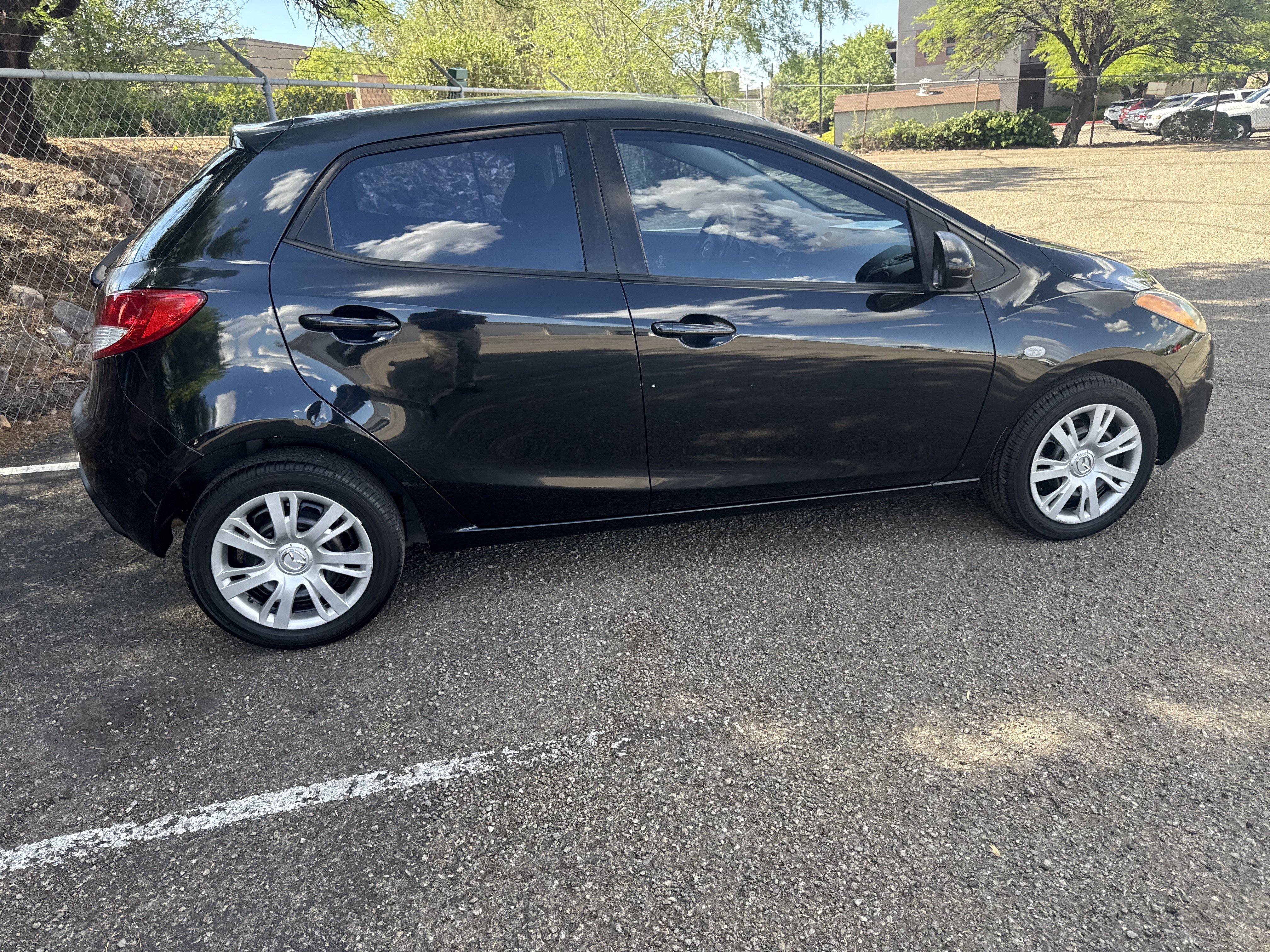 Used 2014 MAZDA MAZDA2 Sport FWD image 10