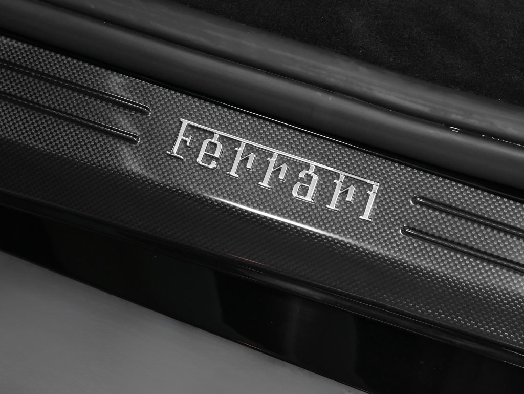 Used 2010 Ferrari 458 Italia Coupe RWD image 33