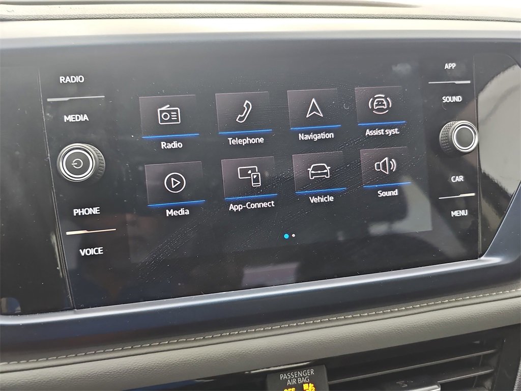 Used 2024 Volkswagen Taos SE image 29