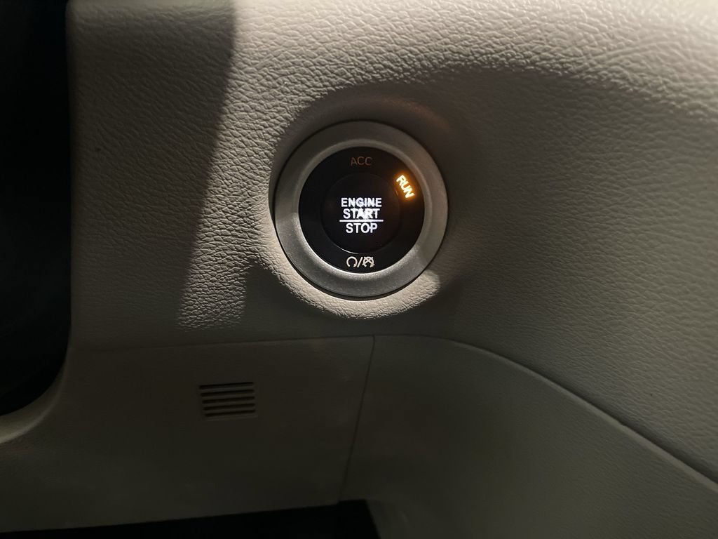 Used 2019 Chrysler Pacifica Touring-L Plus FWD image 11