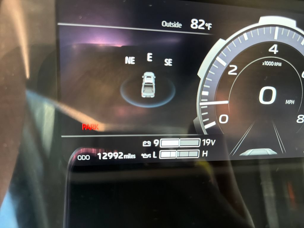 Used 2025 Toyota Tundra Limited AWD/4WD image 30