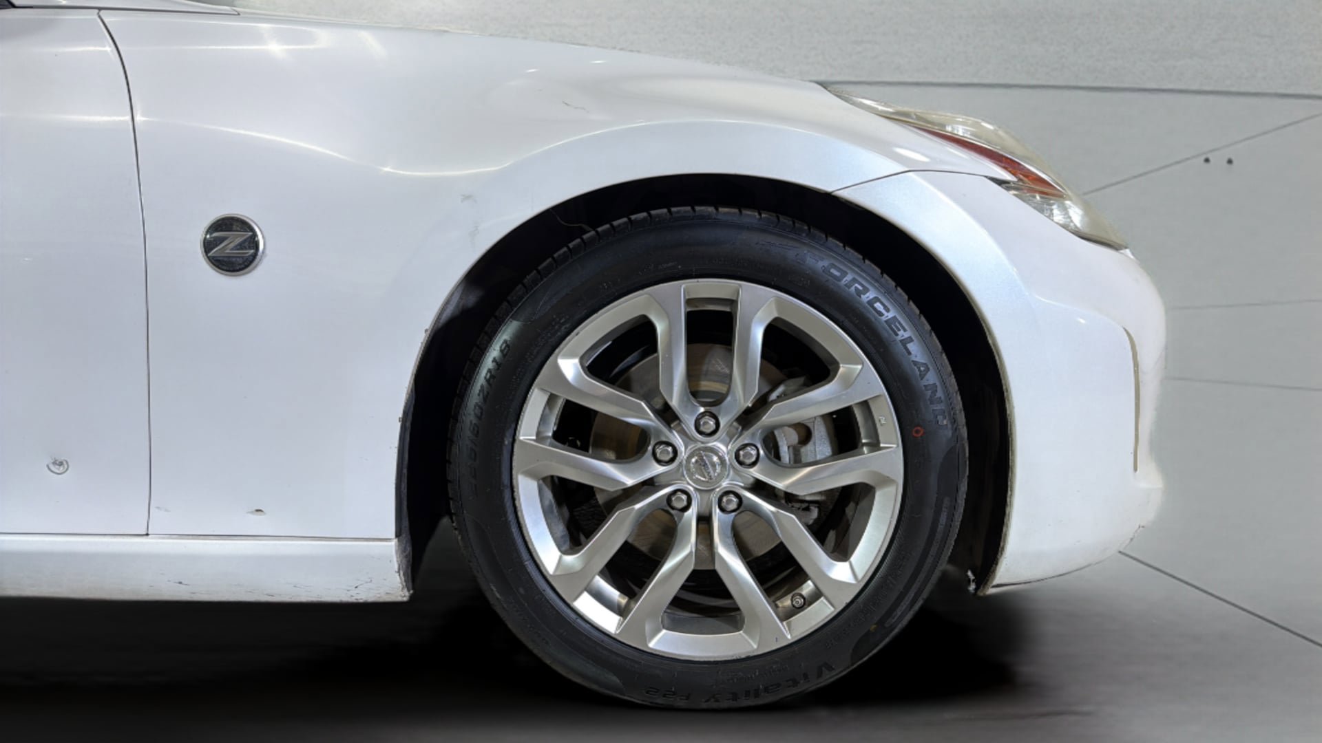 Used 2014 Nissan 370Z Coupe RWD image 34