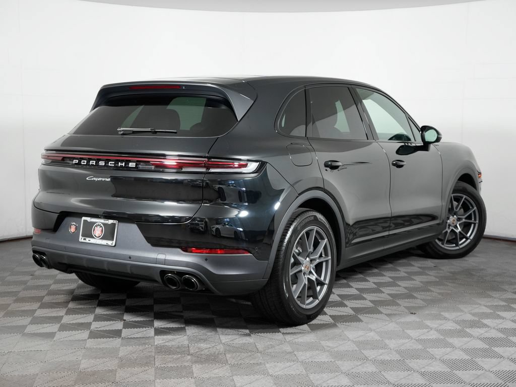 Certified 2024 Porsche Cayenne AWD/4WD image 7