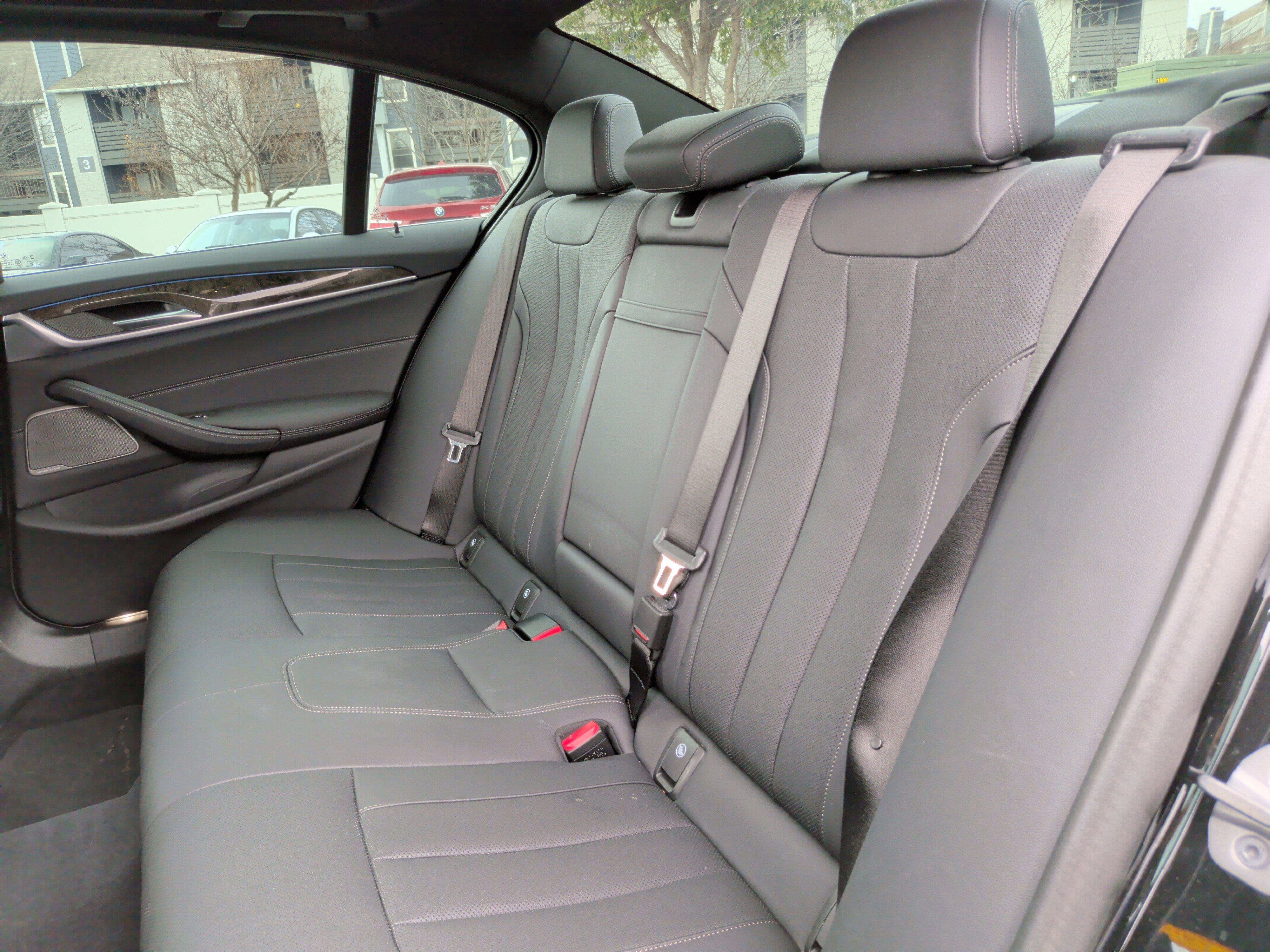 Certified 2023 BMW 530e w/ Premium Package image 34