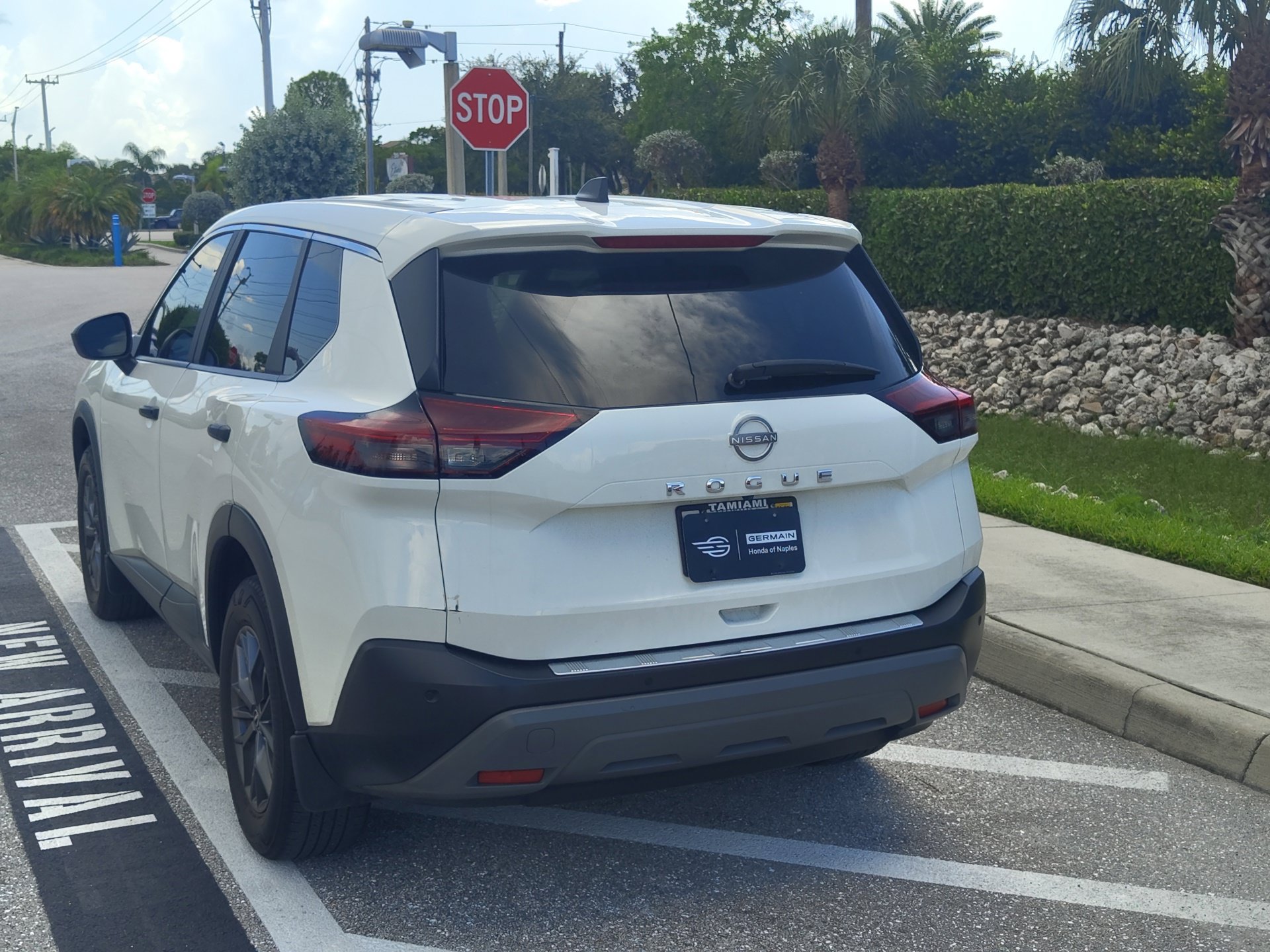 Used 2023 Nissan Rogue S FWD image 3