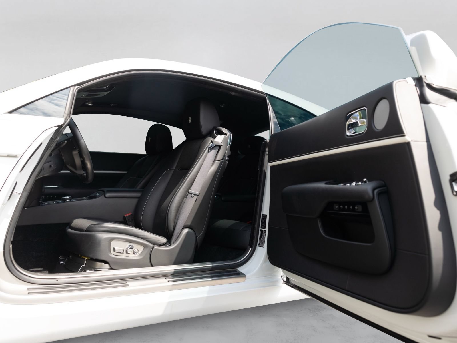Used 2019 Rolls-Royce Wraith RWD image 7