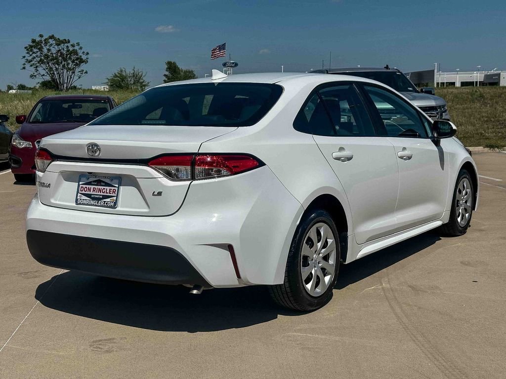 Certified 2024 Toyota Corolla LE image 3