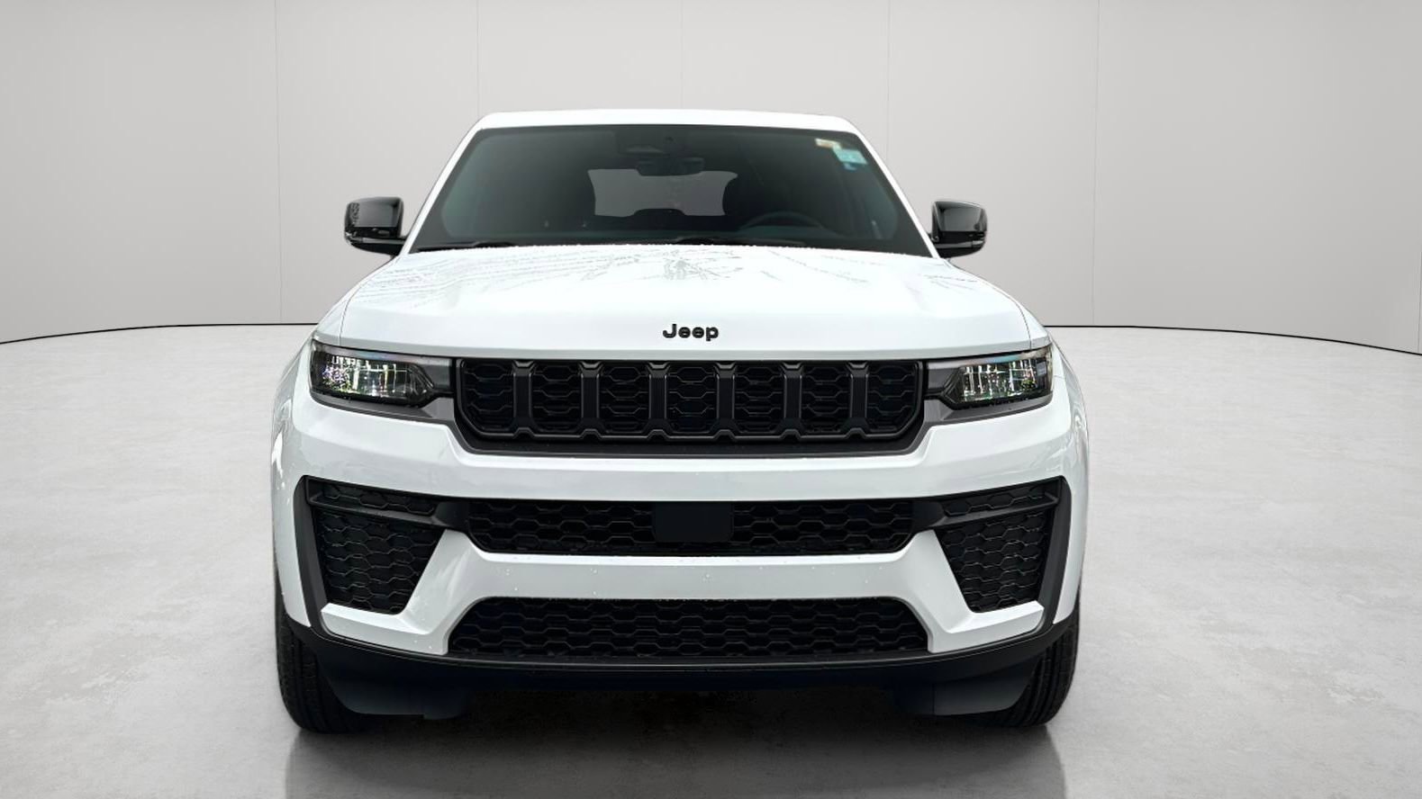 New 2026 Jeep Grand Cherokee Laredo image 11