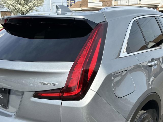 Certified 2024 Cadillac XT4 Luxury w/ Cold Weather Package AWD/4WD image 6
