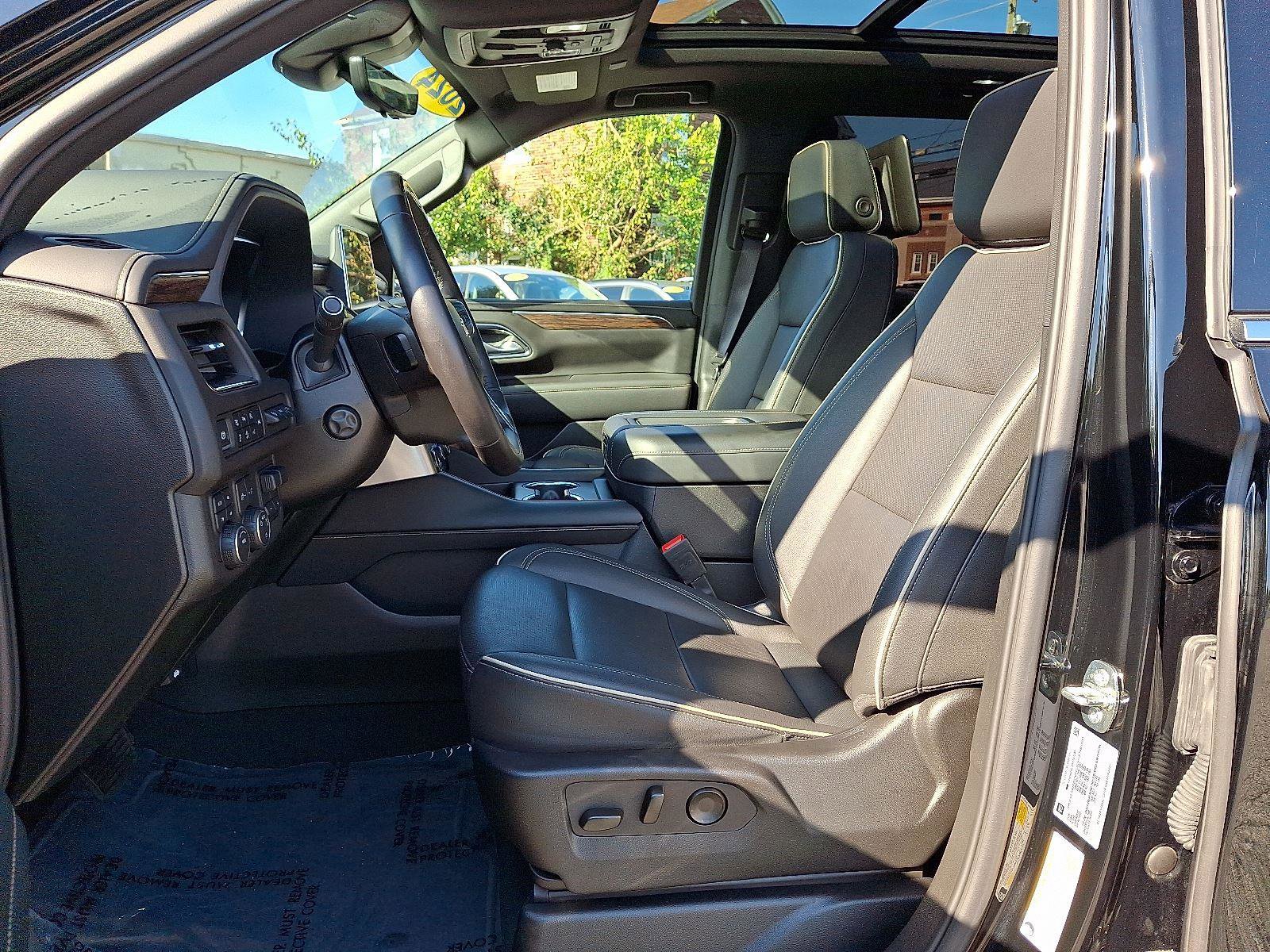 Used 2024 Chevrolet Suburban Premier w/ Advanced Technology Package image 16