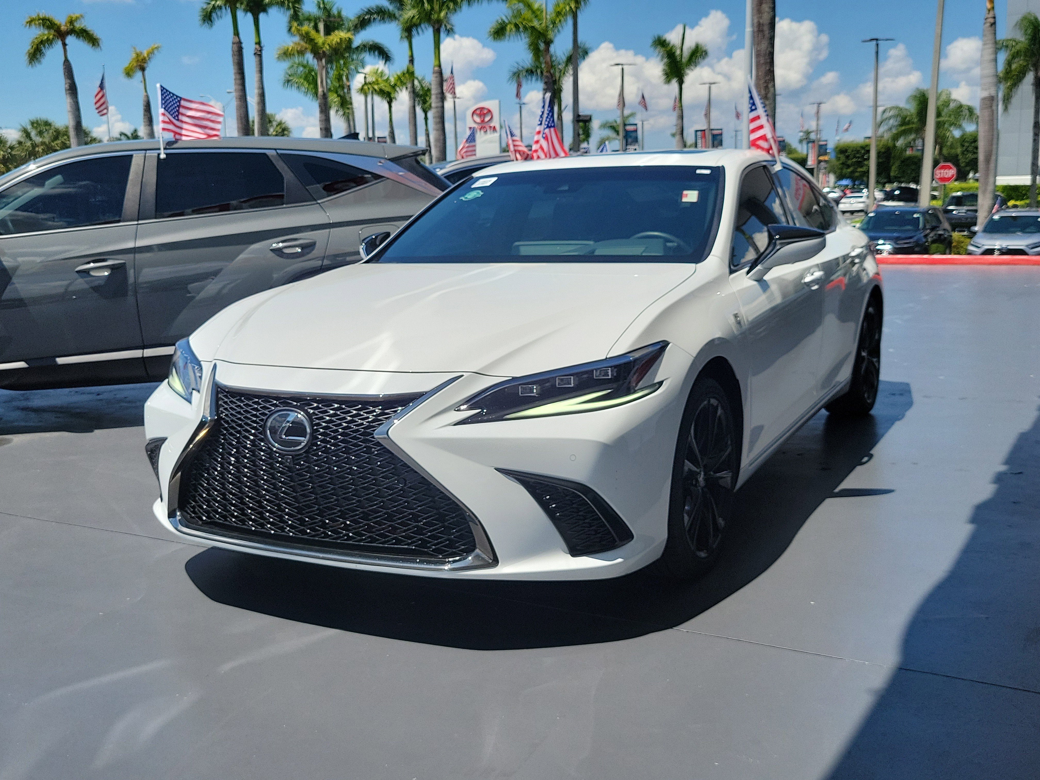Used 2024 Lexus ES 350 F Sport w/ Accessory Package (Z2) FWD image 5