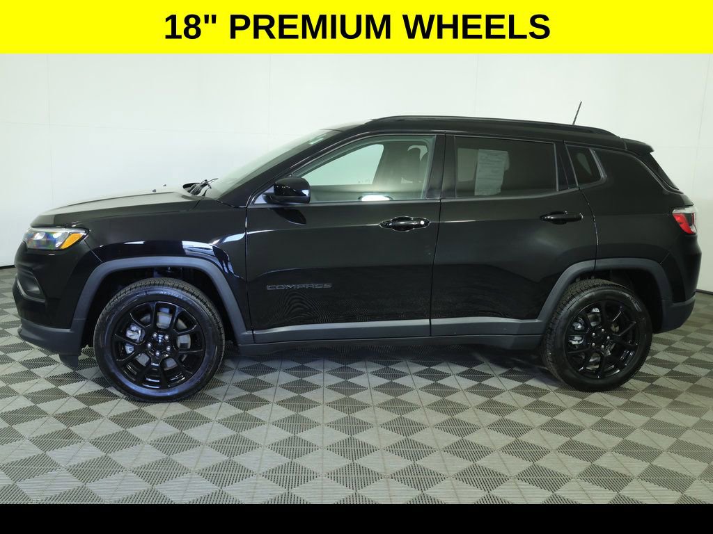 Used 2023 Jeep Compass Latitude w/ Convenience Group AWD/4WD image 12