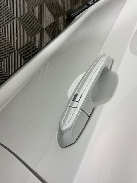 Used 2024 Cadillac XT4 Sport image 11