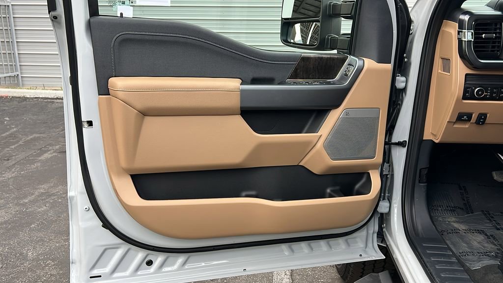 New 2026 Ford F250 Lariat w/ Black Appearance Package image 10