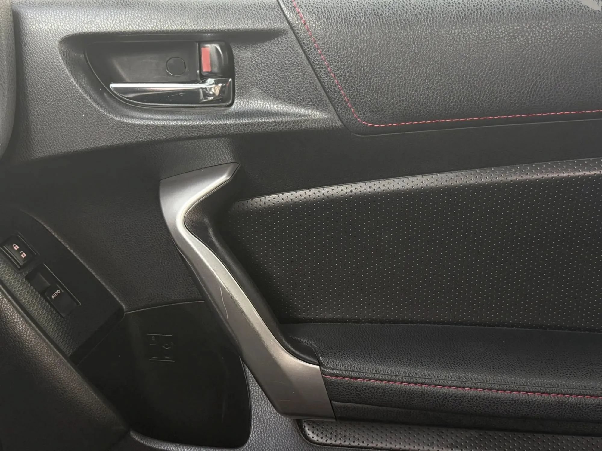 Used 2013 Scion FR-S RWD image 30