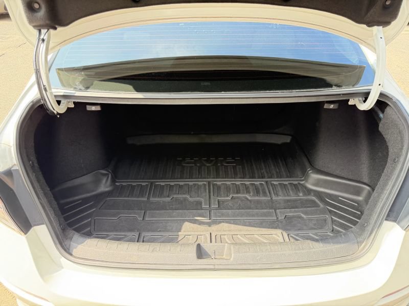 Used 2022 Honda Civic Touring image 32