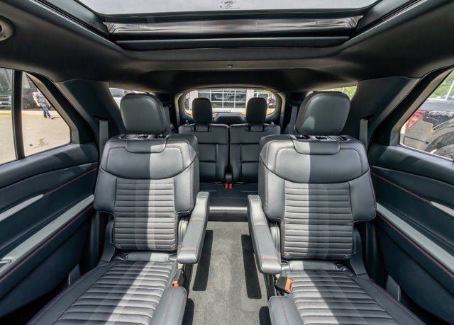 New 2026 Ford Explorer ST-Line w/ ST-Line Street Pack AWD/4WD image 15