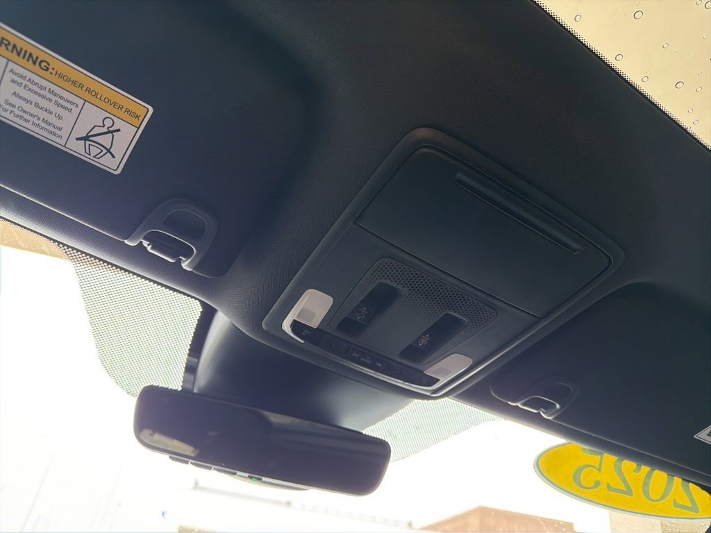 Certified 2025 Honda Pilot Black Edition image 14