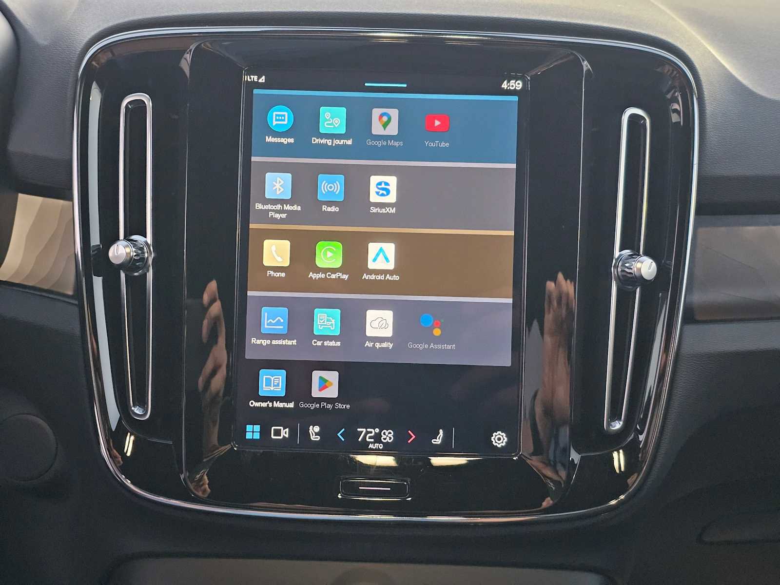 Used 2023 Volvo XC40 Recharge Ultimate image 25