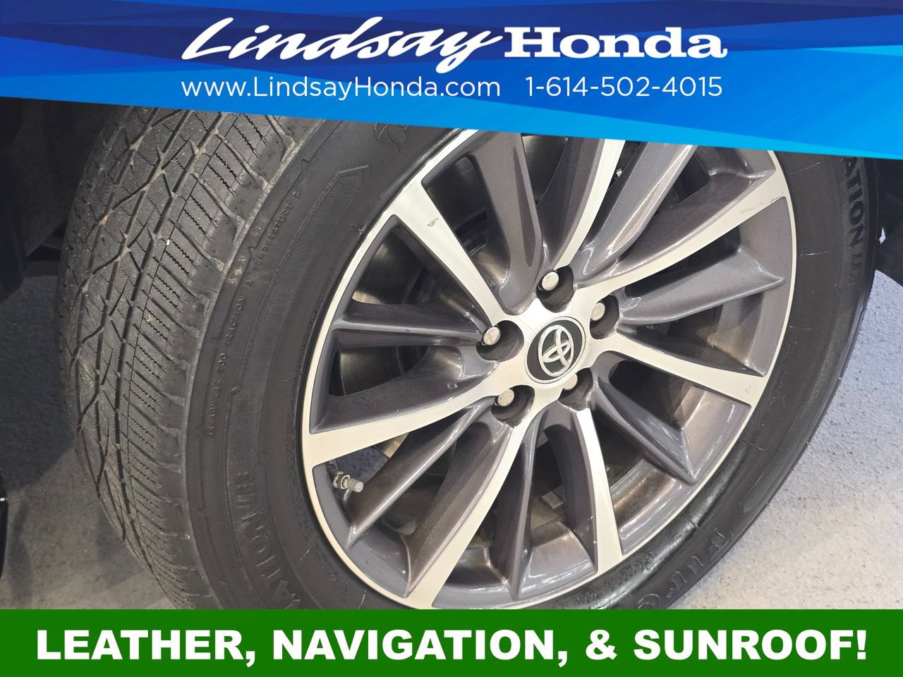 Used 2019 Toyota Highlander XLE AWD/4WD image 25