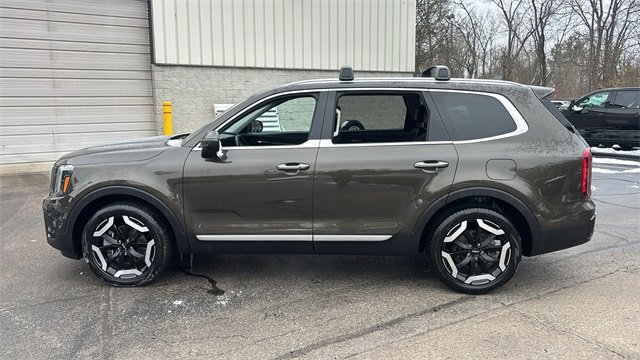 Used 2024 Kia Telluride S w/ S Sunroof Package image 9