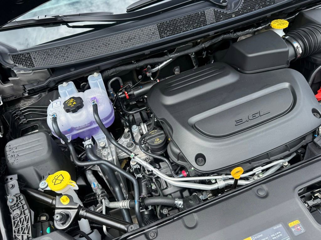 New 2027 Chrysler Pacifica Select FWD image 57