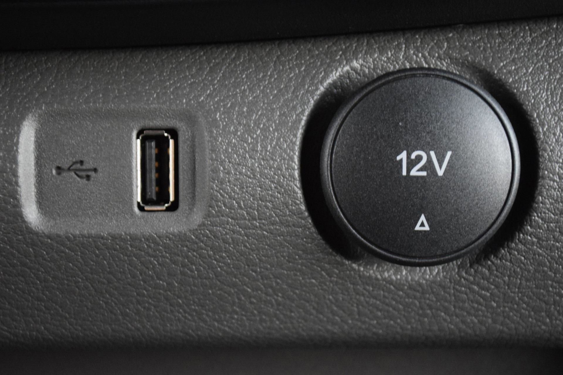 New 2026 Ford Transit 250 148 Medium Roof w/ Load Area Protection Package image 16