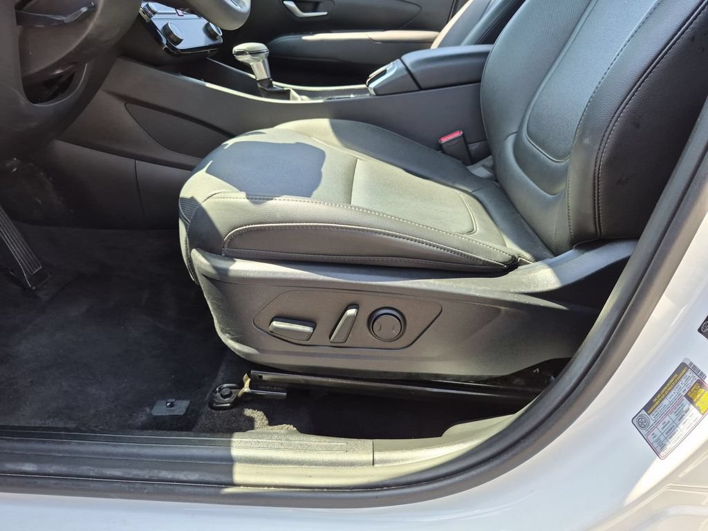 Used 2025 Hyundai Santa Cruz SEL AWD/4WD image 14