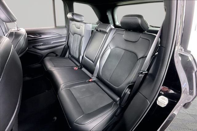 Used 2024 Jeep Grand Cherokee Altitude AWD/4WD image 21