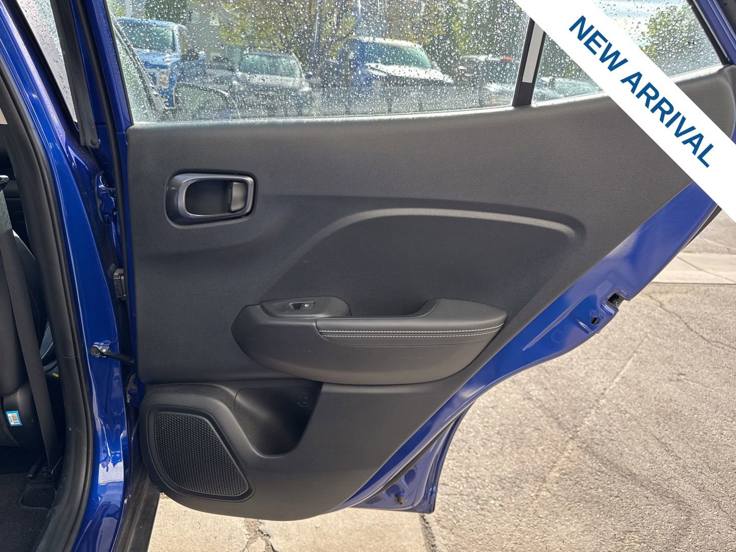 Used 2022 Hyundai Venue Limited image 12