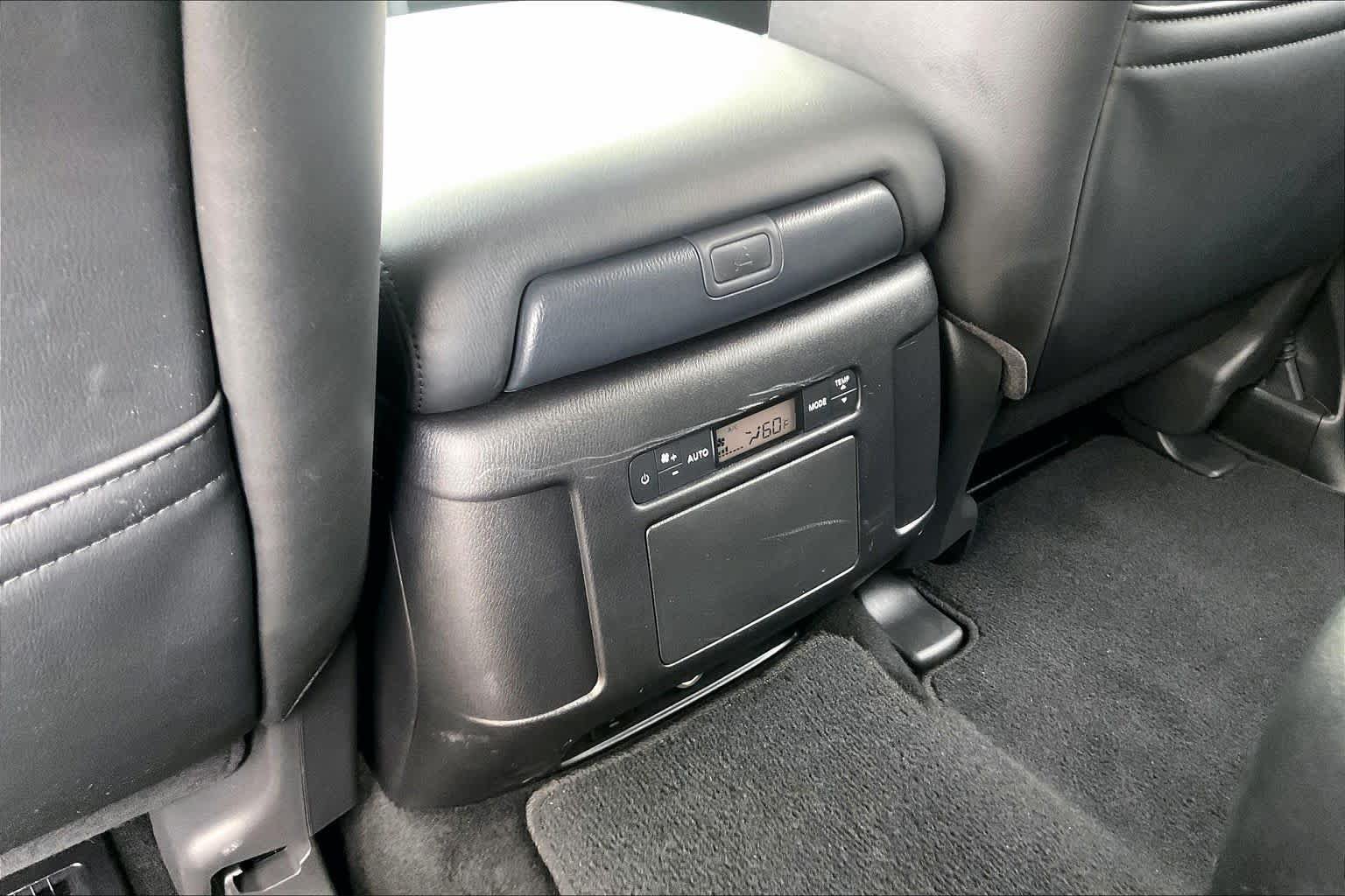Used 2023 Nissan Armada SL w/ Captain's Chairs Package RWD image 37