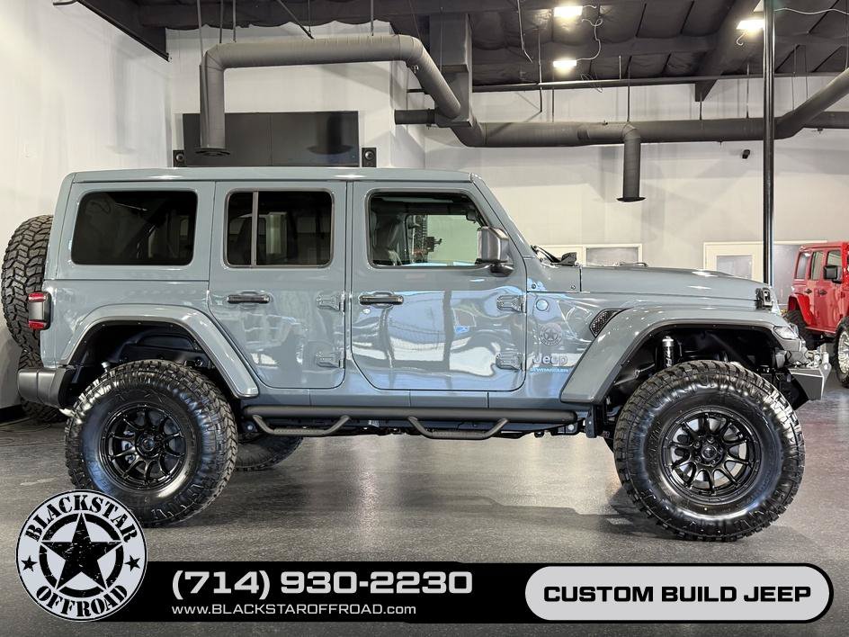 Used 2025 Jeep Wrangler Unlimited Sahara w/ Safety Group AWD/4WD image 8