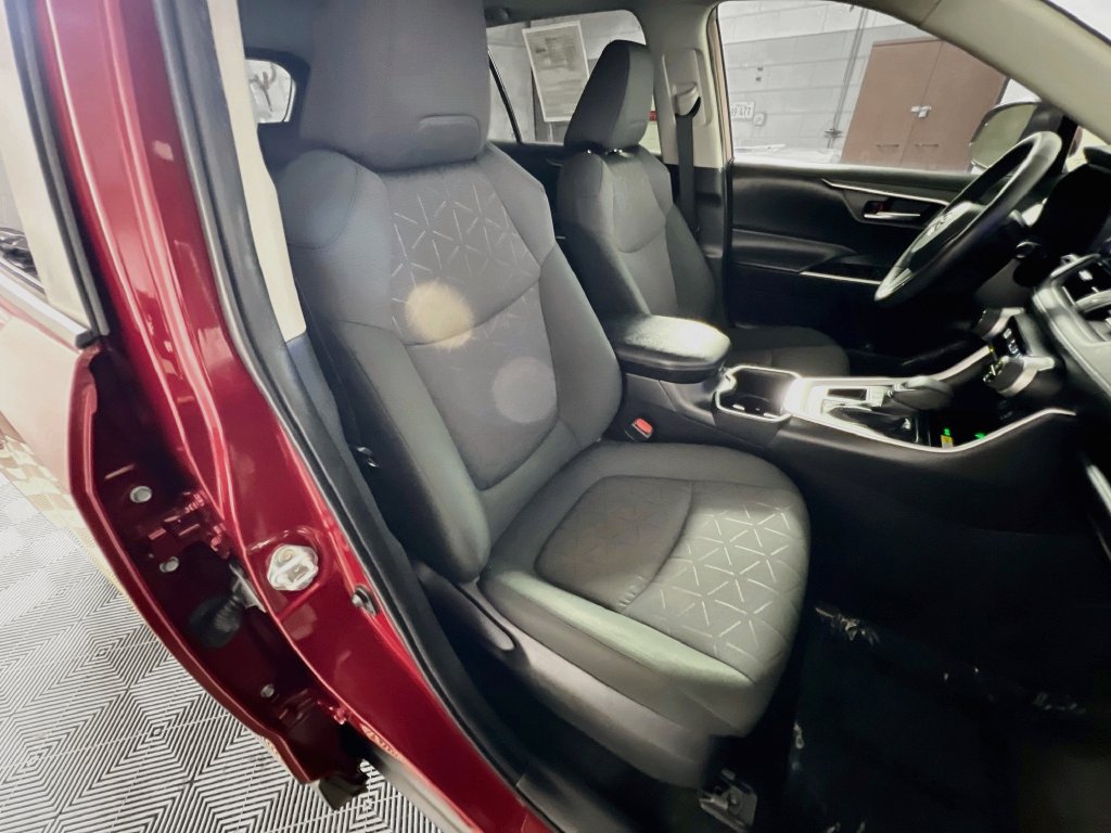 Used 2023 Toyota RAV4 XLE w/ Convenience Package FWD image 28