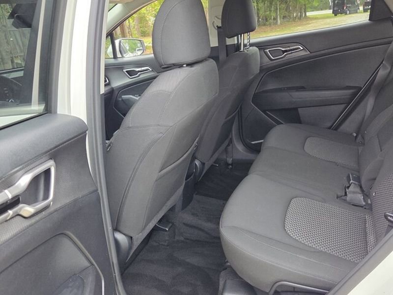 Used 2024 Kia Sportage LX FWD image 8