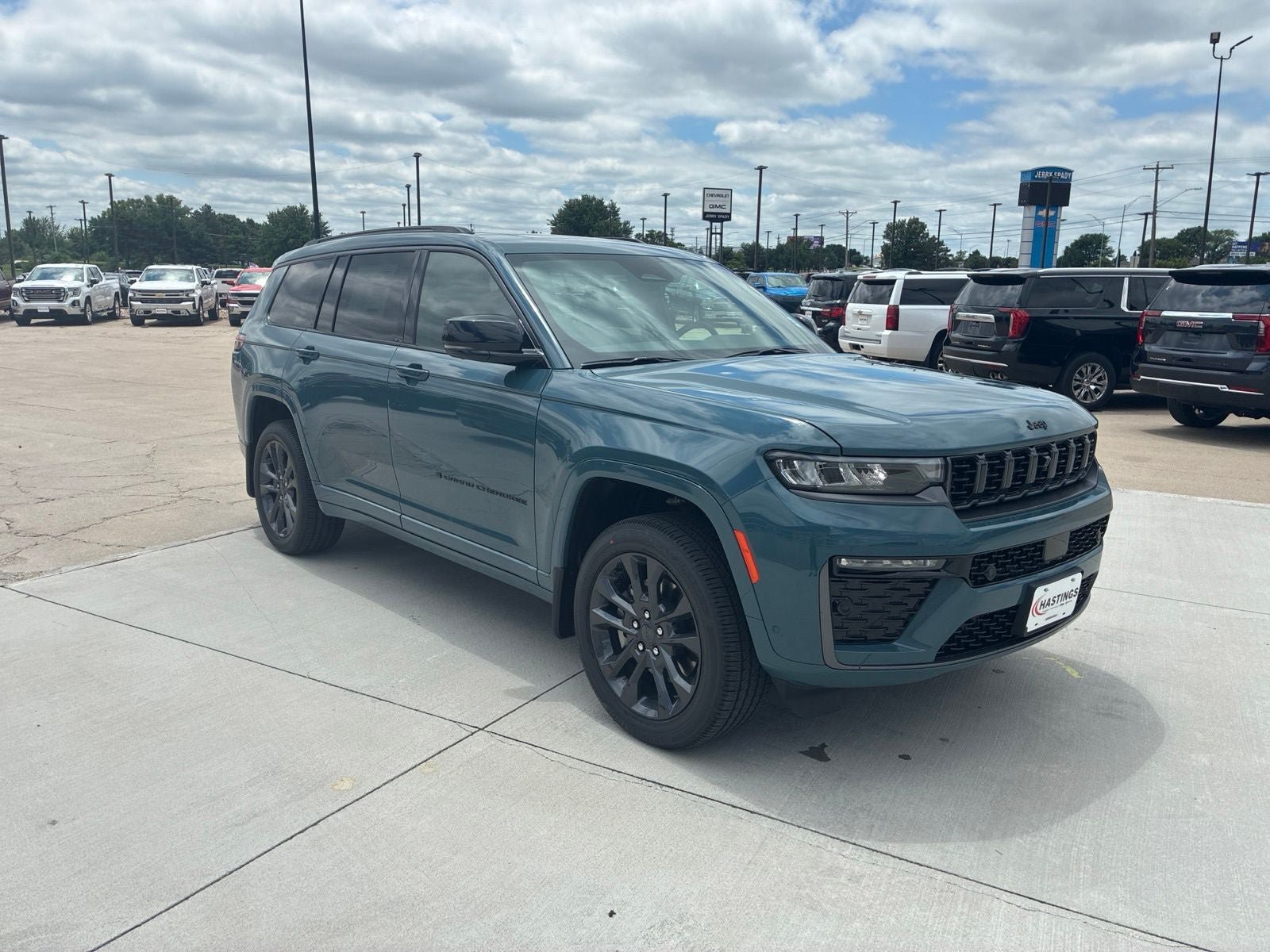 New 2026 Jeep Grand Cherokee L Limited AWD/4WD image 9