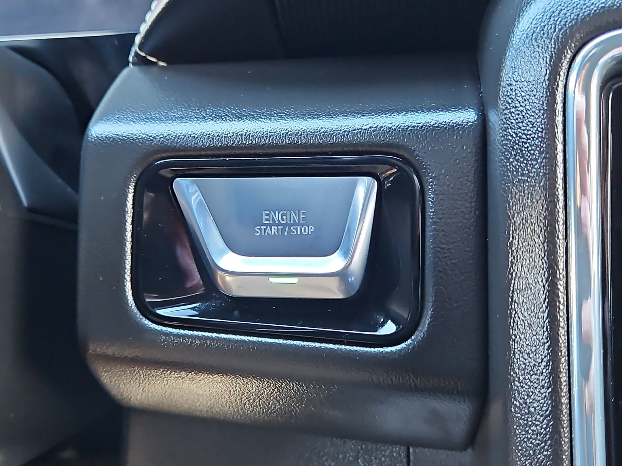 Used 2025 GMC Yukon XL Elevation w/ LPO, Floor Liner Package image 16