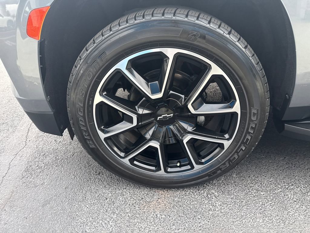 Used 2022 Chevrolet Tahoe RST w/ Luxury Package image 34