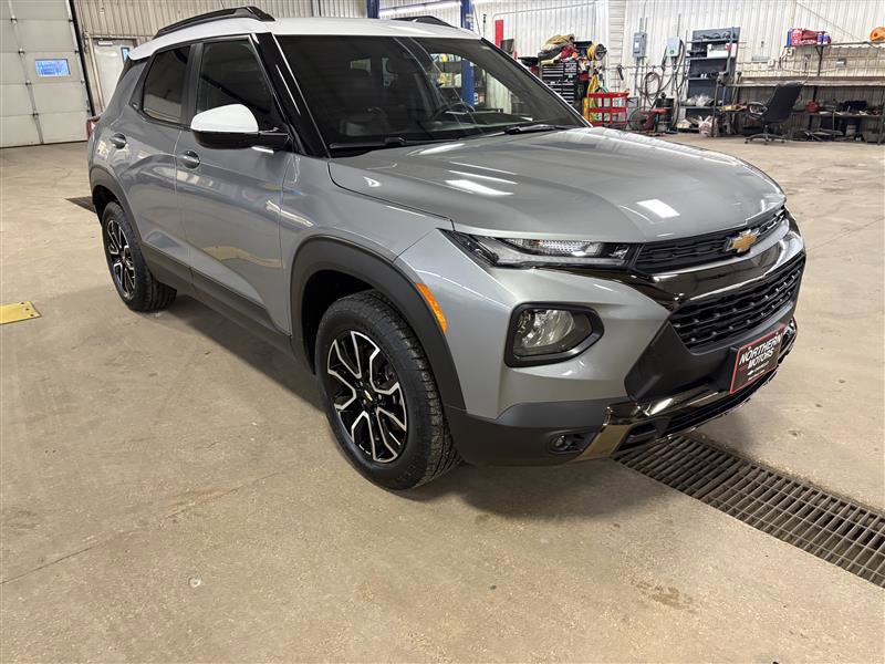 Used 2023 Chevrolet TrailBlazer ACTIV w/ Convenience Package image 2