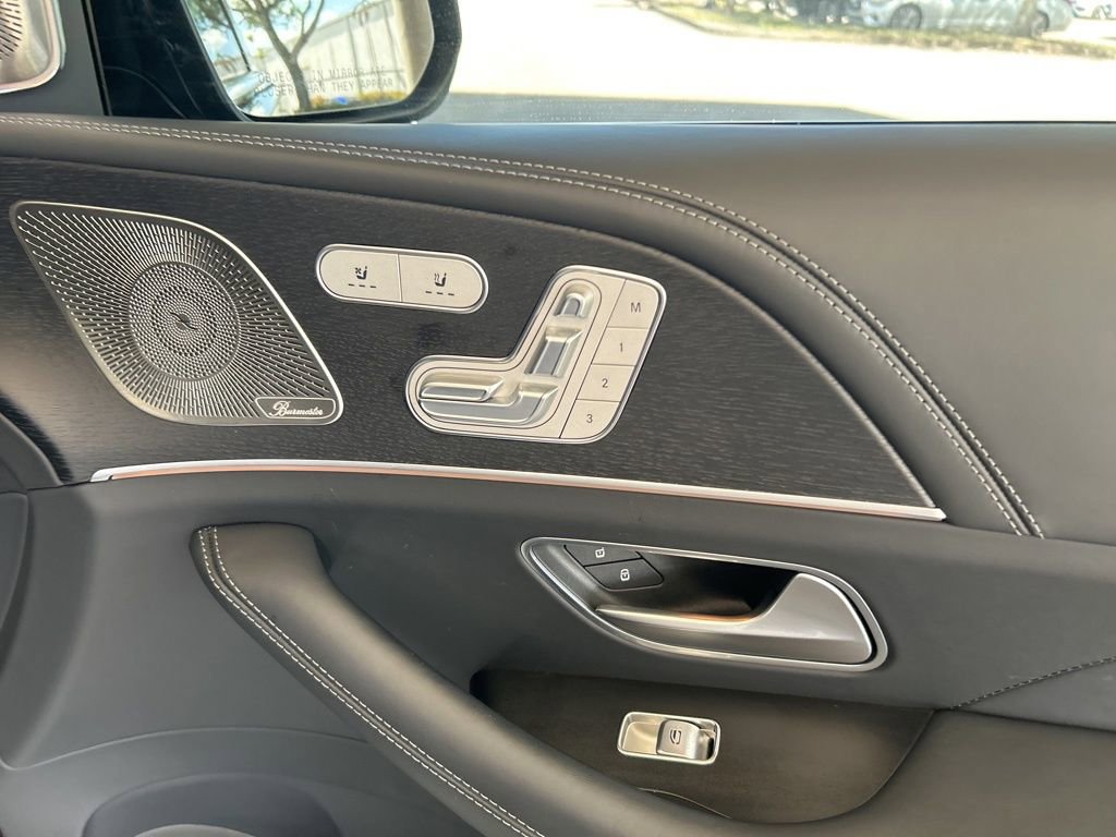 Used 2023 Mercedes-Benz Maybach GLS 600 4MATIC image 33