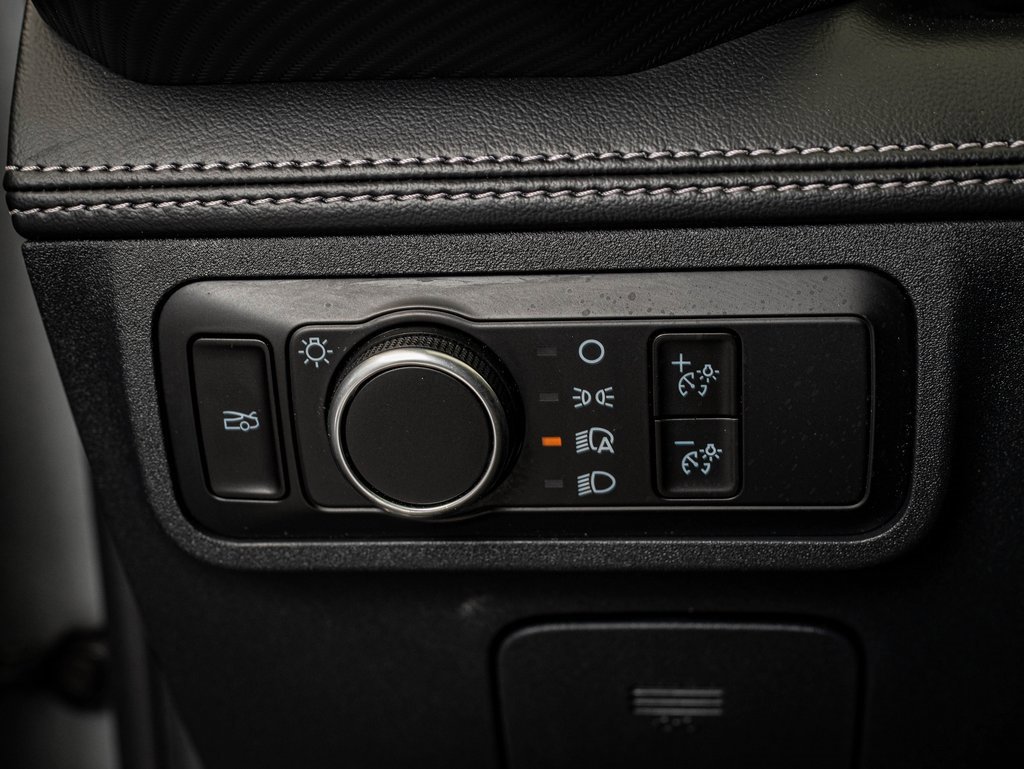 Used 2025 Ford Mustang Premium image 27