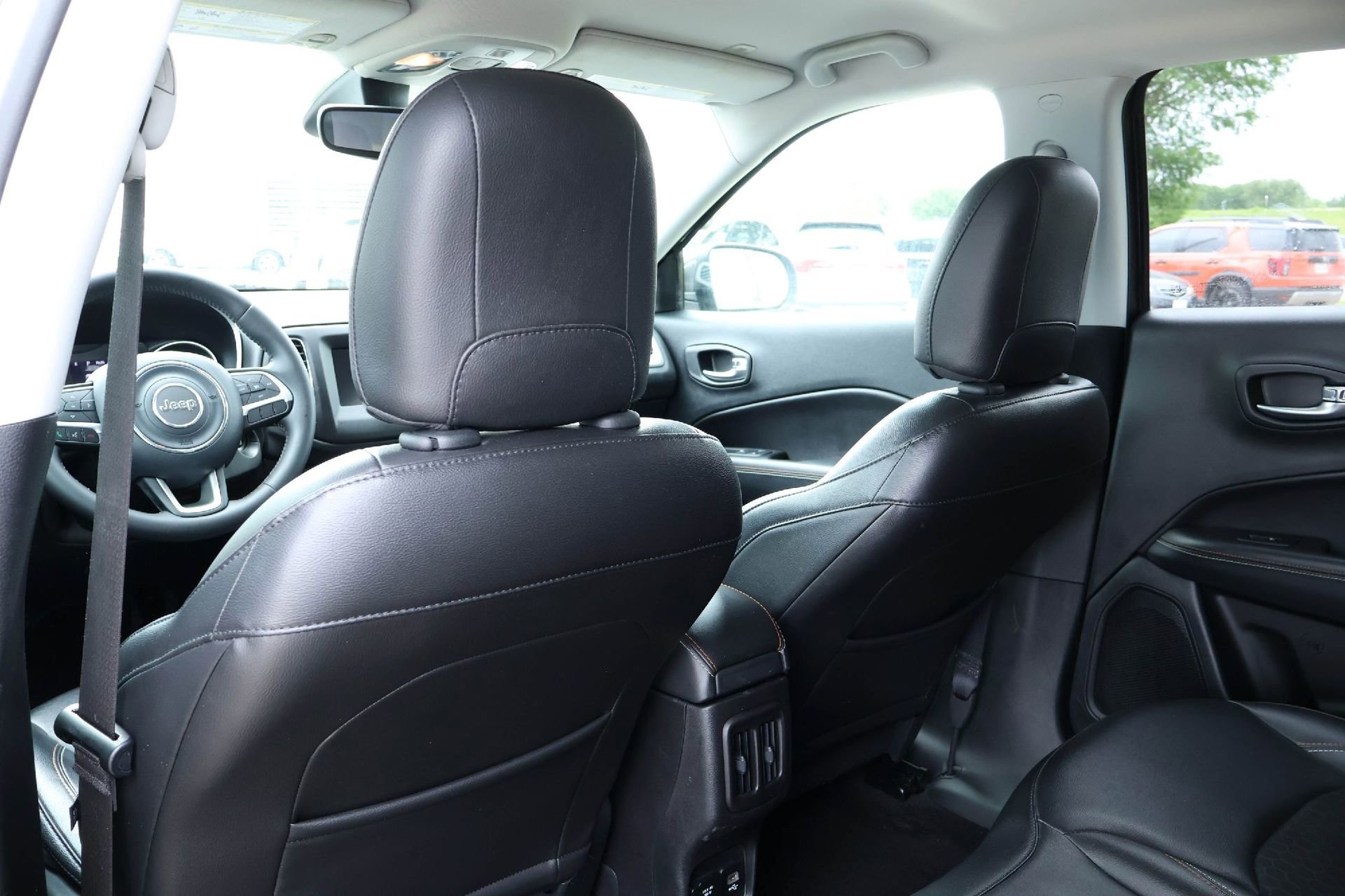 Used 2019 Jeep Compass Latitude FWD image 12