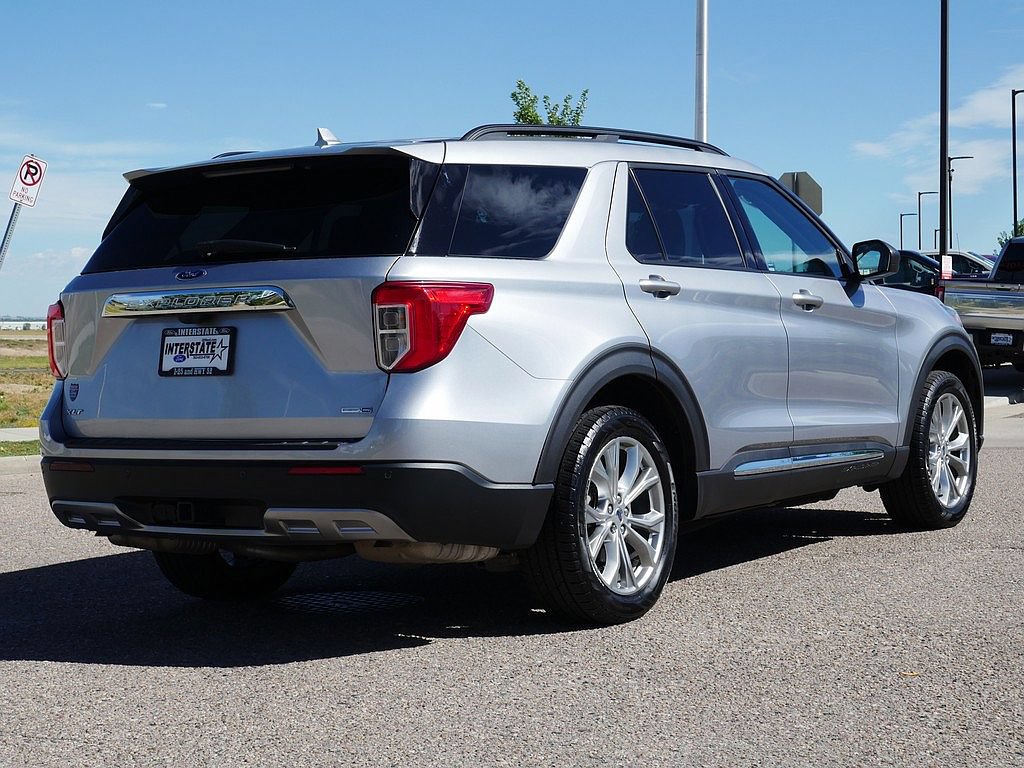 Used 2020 Ford Explorer XLT w/ Equipment Group 202A AWD/4WD image 6
