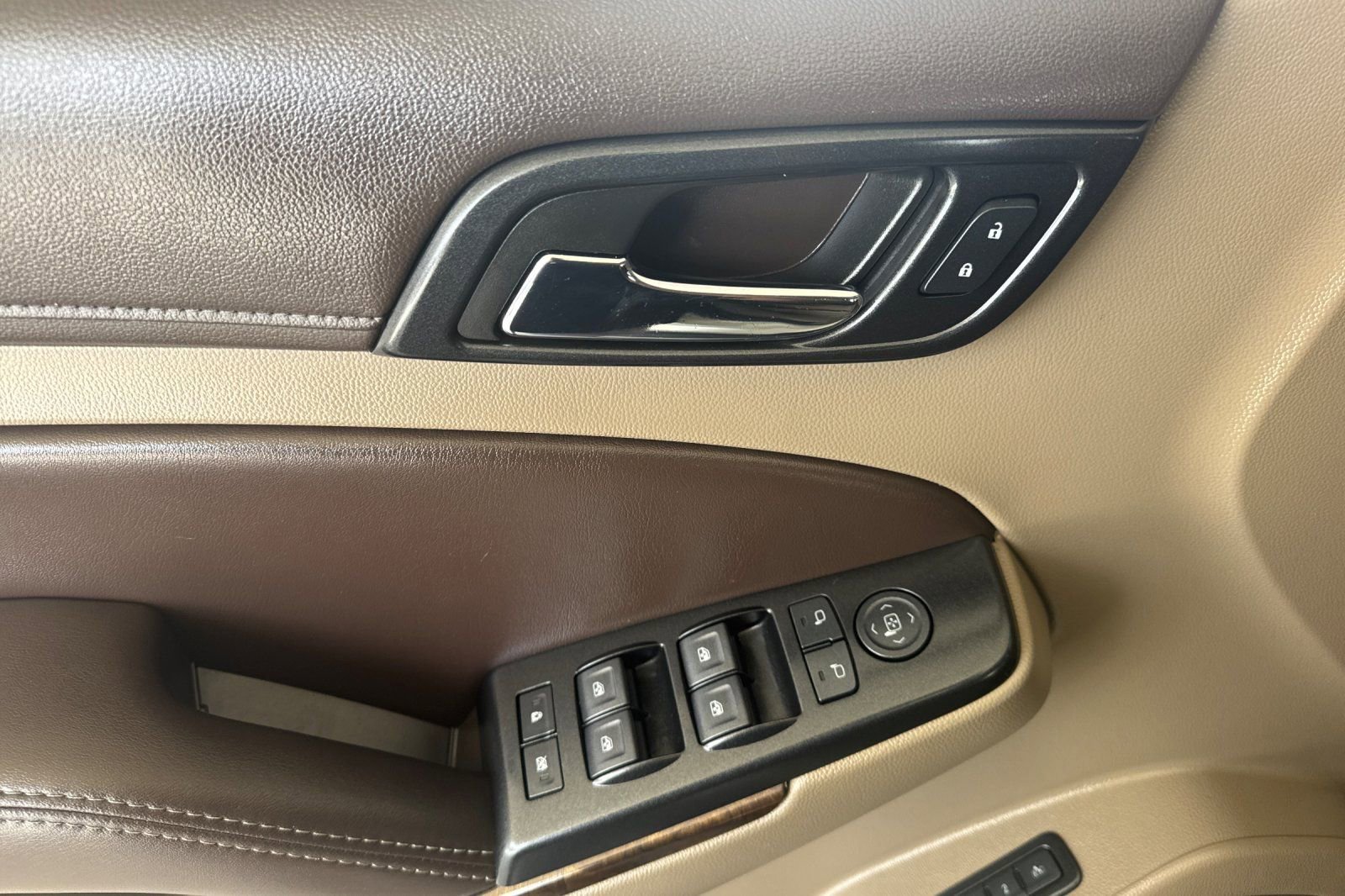 Used 2017 Chevrolet Tahoe LT image 10