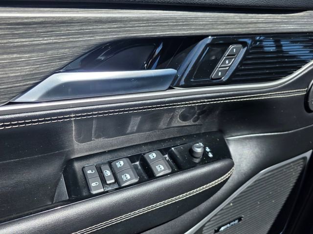 Used 2024 Jeep Wagoneer L Series II w/ Flexible Seating Group image 11