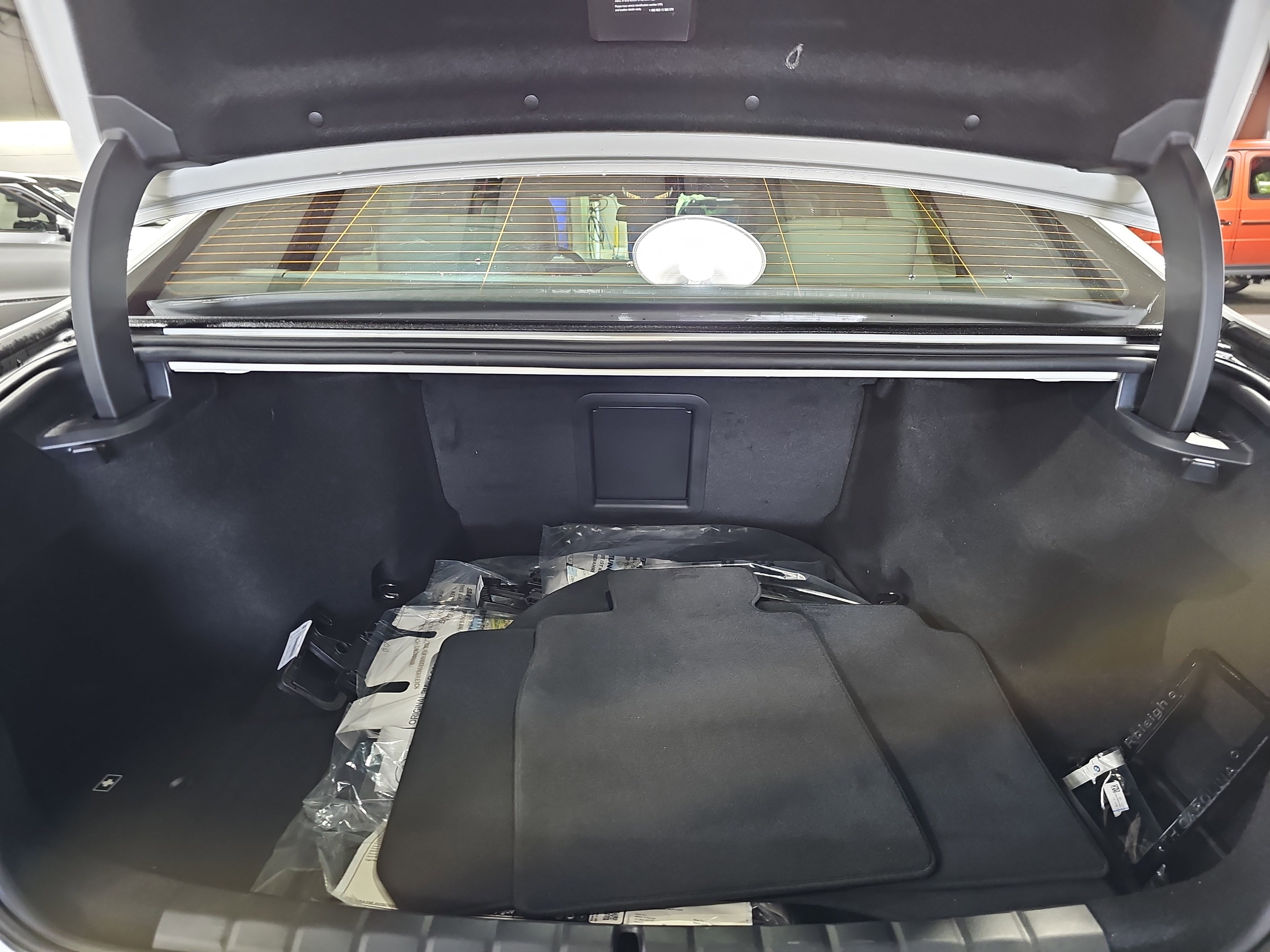 Certified 2025 BMW 760i xDrive w/ Executive Package AWD/4WD image 14