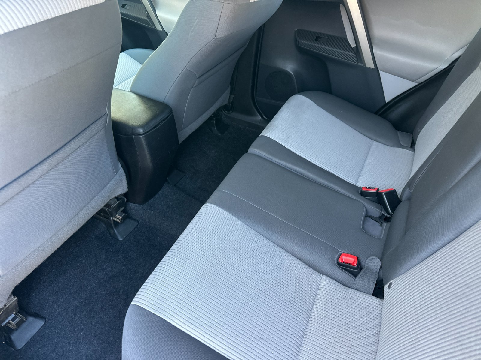 Used 2013 Toyota RAV4 LE AWD/4WD image 12