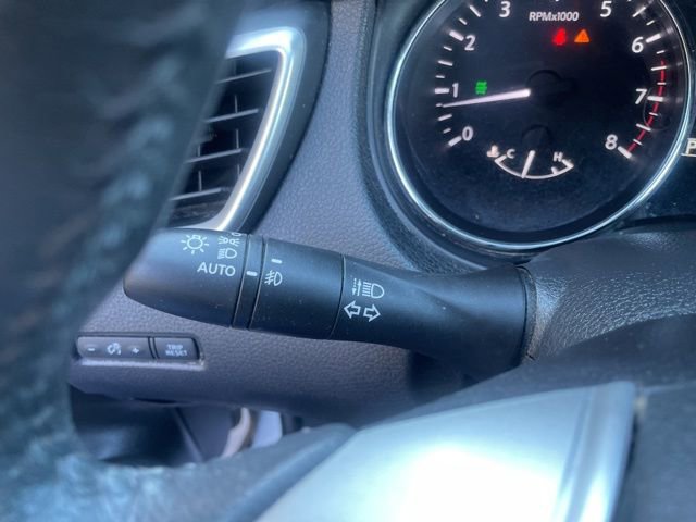 Used 2014 Nissan Rogue SL w/ SL Premium Package image 29