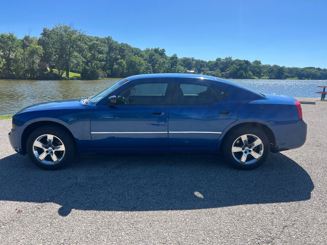 Used 2009 Dodge Charger SXT RWD image 1