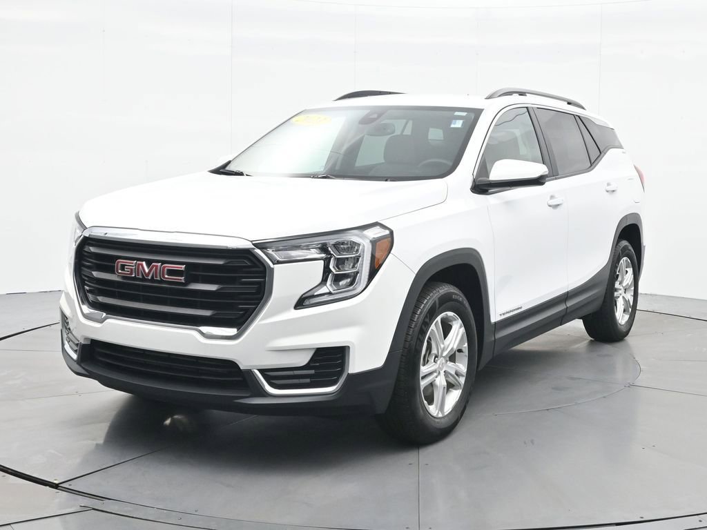 Used 2023 GMC Terrain SLE w/ Driver Convenience Package image 2