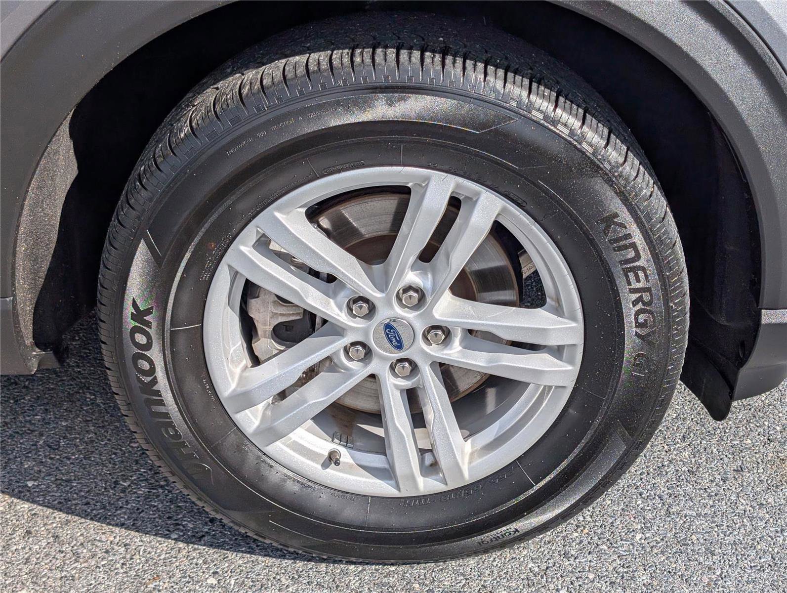 Used 2024 Ford Explorer XLT w/ Equipment Group 202A image 10